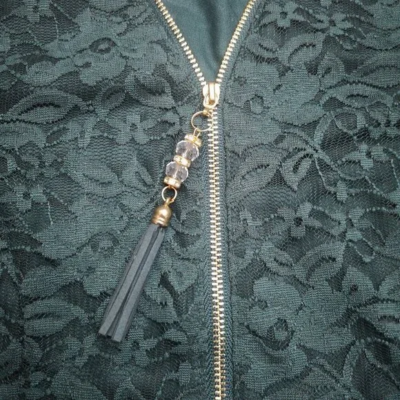 Suzy Shier Ladies Size XS Dark Green Long Sleeves Fitted at Waist Lace Blouse - Picture 6 of 10